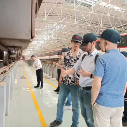 Перевод на заводе высокоскоростных поездов