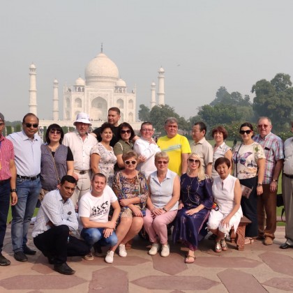 Переводчик Narendra Rajput на выставке по медицине