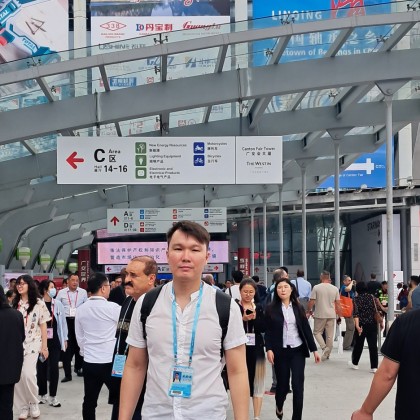 Переводчик Vadim на выставке  Посещение выставки 134 Canton Fair в Гуанчжоу в 2023 году