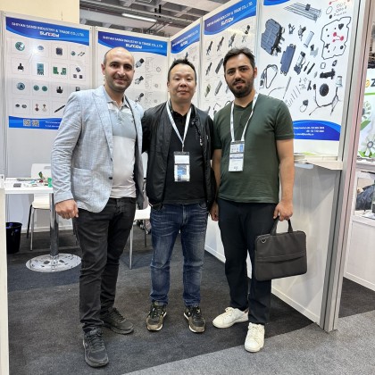 Переводчик Muzafar на выставке Automechanika Istanbul