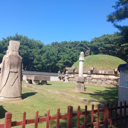 Экскурсия  Республика Корея  Сеул  Королевские захоронения