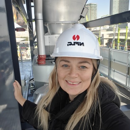 Переводчик Варвара на выставке Bauma