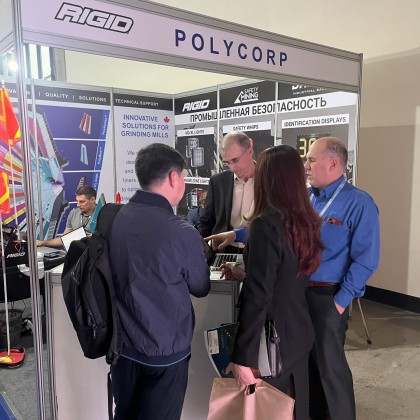 Переводчик Nargiza на выставке Выставка в Ташкенте