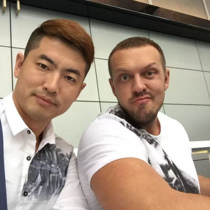 Переводчик Андрей на выставке Кантон