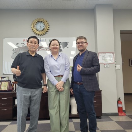 Перевод экскурсии на производство для стоматологов-имплантологов