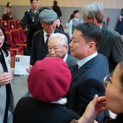 Перевод на мероприятии в честь героя Кореи