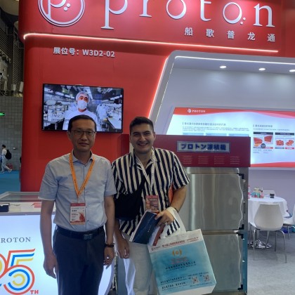 Переводчик Спартак на выставке климатического и холодильного оборудования