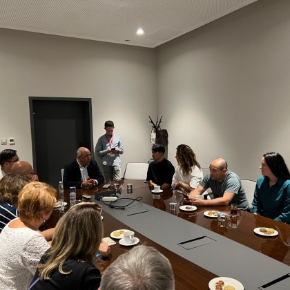 Переводчик Турция в Стамбул сентябрь 2024г, синхронный перевод во время обсуждения пациента для трансплантации почки.