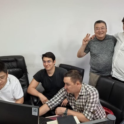Перевод на переговорах с проектным институтом по золоту