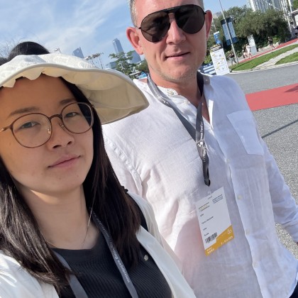 Переводчик Sonia на выставке Guangzhou International Lighting Exhibition (GILE)