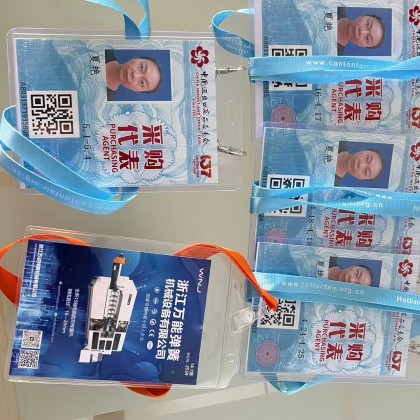 Переводчик Мария на выставке visit the exhibition