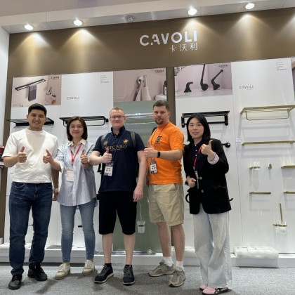 Переводчик Берекет на выставке Kitchen & Bath China 2025