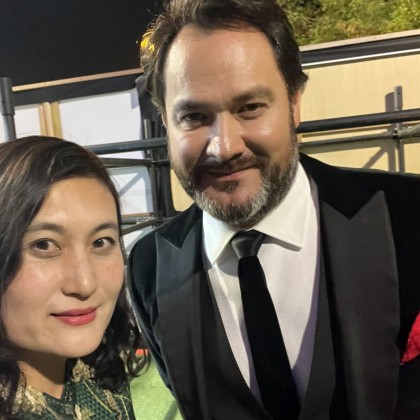 Переводчик SHIQI на выставке Музыка