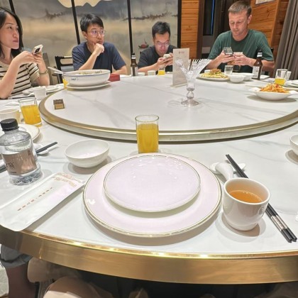 Перевод на переговорах с заводом