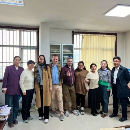 Перевод на заводе по производству изоляторов