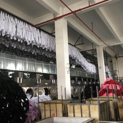 Перевод на заводе по производству одежды