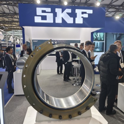 Переводчик Wenlong на выставке промышленного и морского оборудования