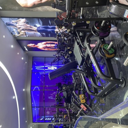 Перевод на переговорах с поставщиком тренажеров для спортзалов