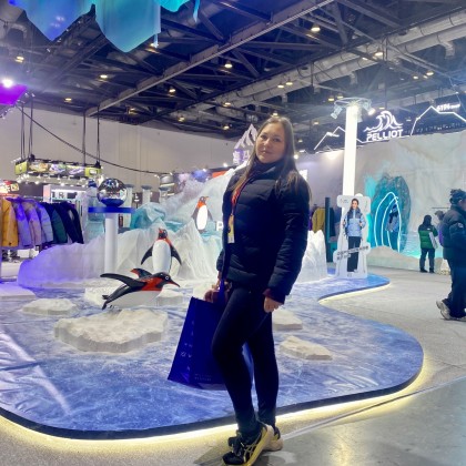 Переводчик Лариса на выставке ISPO спорт товаров