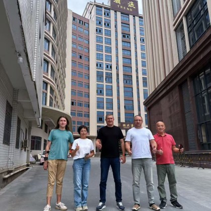 Перевод на заводе производства унитазов и баков