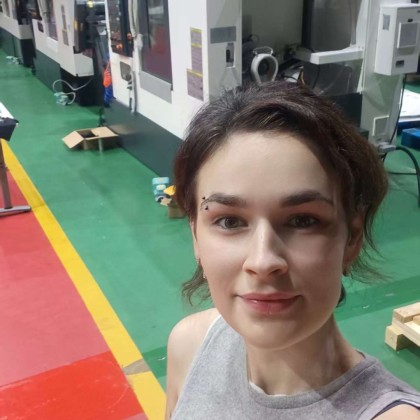 Перевод на заводе по производству станков по металлообработке