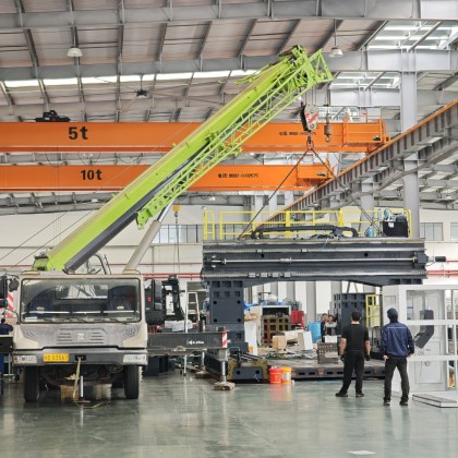 Перевод на заводе по производству станков