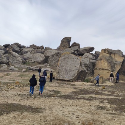 Экскурсия В Баку в заповедник Гобустан
