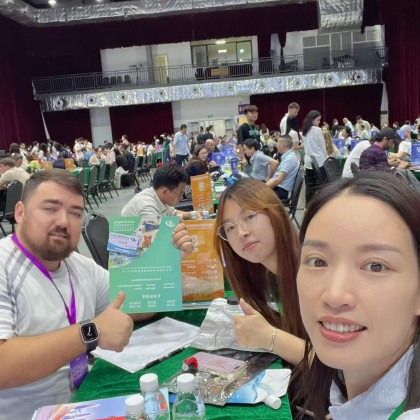 Переводчик Владимир на выставке Canton Fair