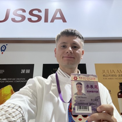 Переводчик Михаил на выставке участник стенда Made in Russia на Кантонской выставке