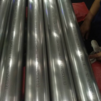 Перевод на заводе по производству сварных труб