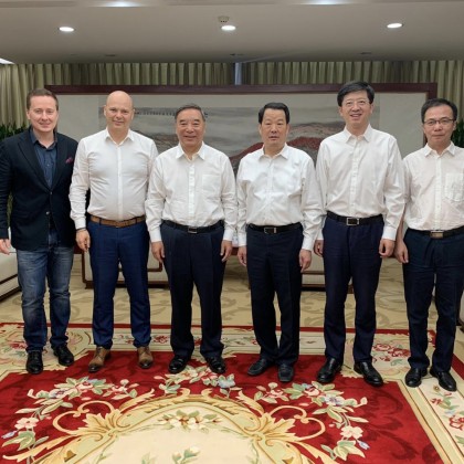 Перевод на переговорах с президентом Китайской Строительной Корпорации