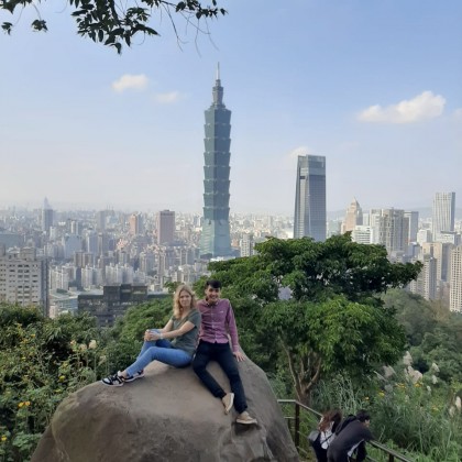 Переводчик И-ЧЖИ на выставке Гора 象山
