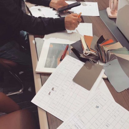 Перевод на заводе Посещение завода мебели