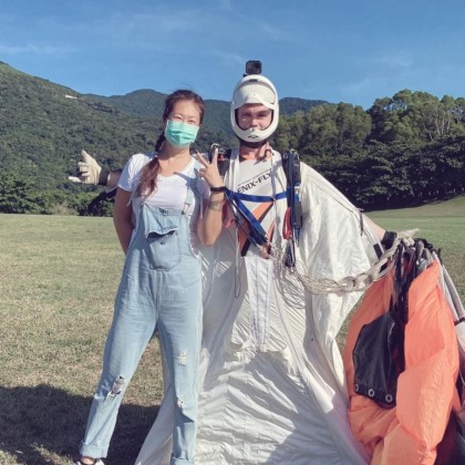 Перевод и организация первых показательных парашютных прыжков на Тайване