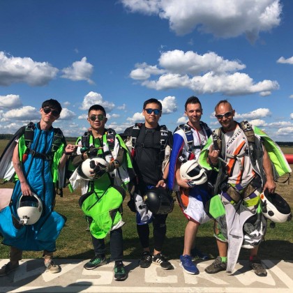 Перевод на курсах обучения полетам в вингсьюте для китайских студентов