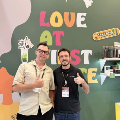 Переводчик Максим на выставке Food Taipei