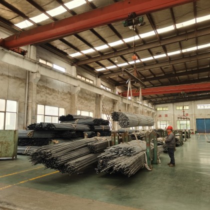 Перевод на заводе по обработке труб