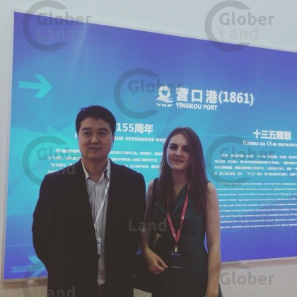 Переводчик Мария на выставке INNOPROM