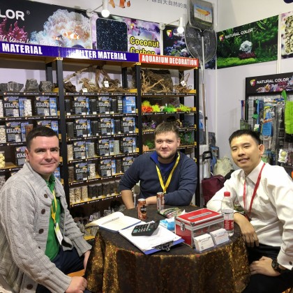 Переводчик Василий на выставке CIPS