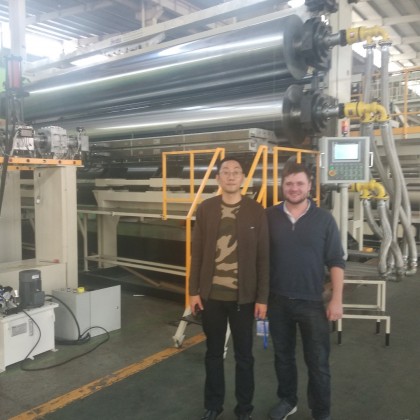 Перевод на заводе экструзионного оборудования