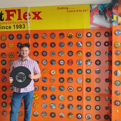 Перевод на заводе абразивных дисков