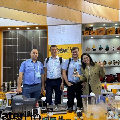 Переводчик Василий на выставке Canton Fair