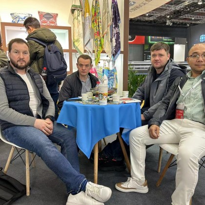 Переводчик Василий на выставке APPP Expo