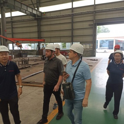 Перевод на заводе мостовых кранов