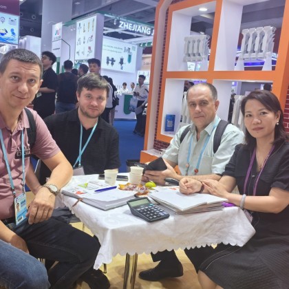 Переводчик Василий на выставке Canton Fair 2 фаза