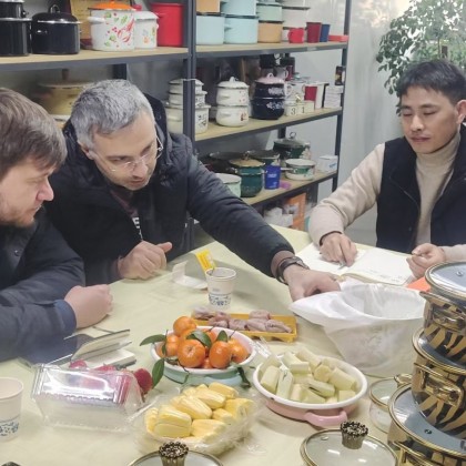 Перевод на заводе эмалированной посуды