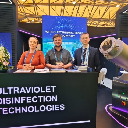 Переводчик Василий на выставке IE Expo