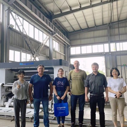 Перевод на заводе полиграфических резчиков