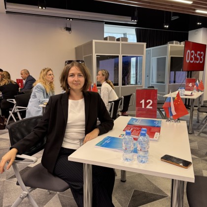 Переводчик Ольга на выставке Иннопром "Биржа контактов для бизнеса"