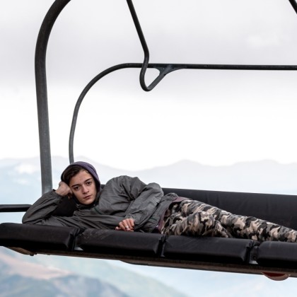 Переводчик Мишо на выставке тетнулди